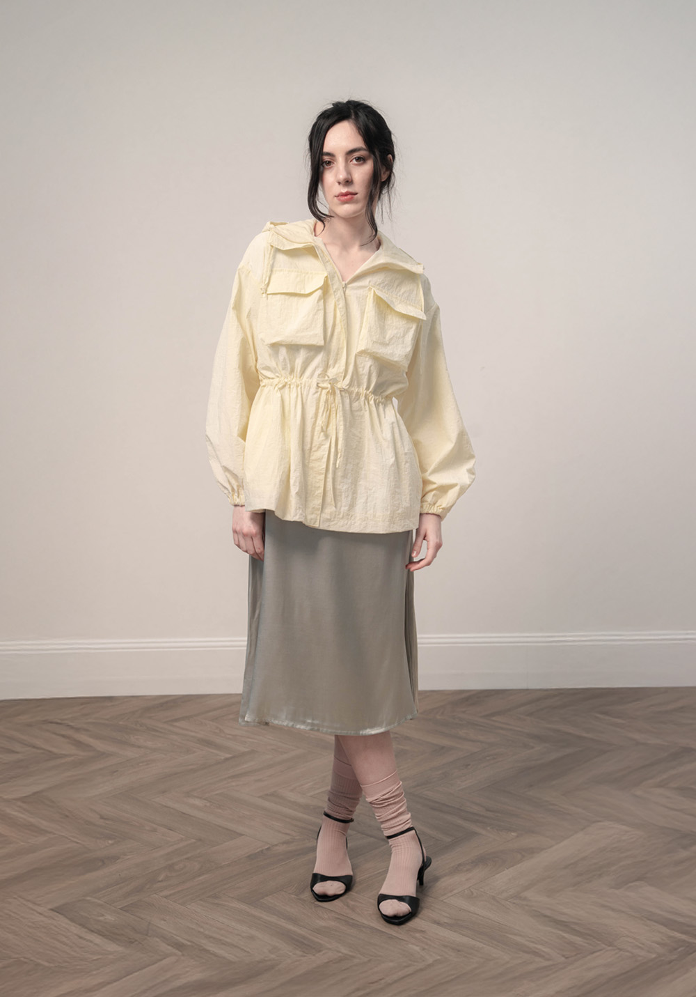 Приталена куртка вершкова